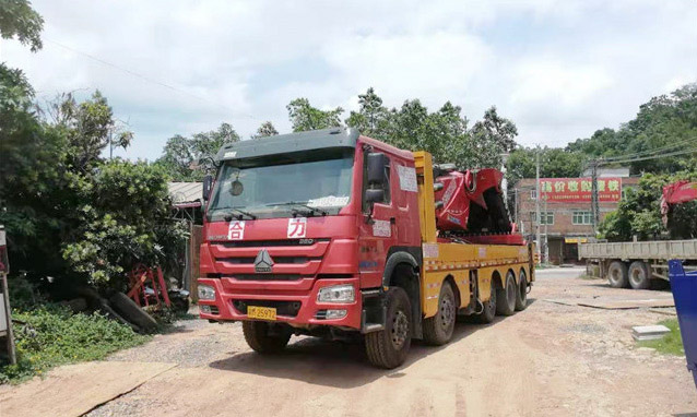 隨車(chē)吊吊機(jī)噸位與車(chē)軸及軸距關(guān)系解析